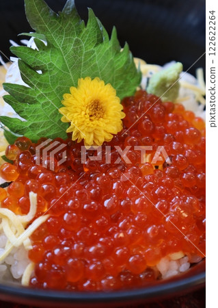 鮭魚子海鮮蓋飯 122622264