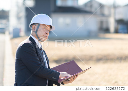 土地與房屋測量師/建築師 122622272