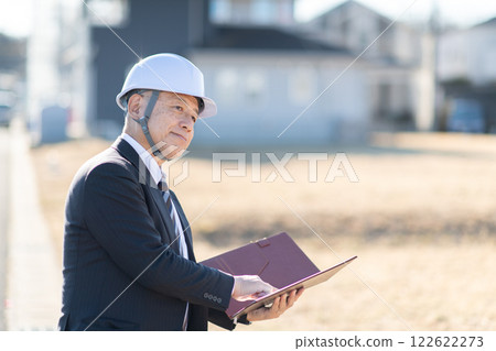 土地與房屋測量師/建築師 122622273