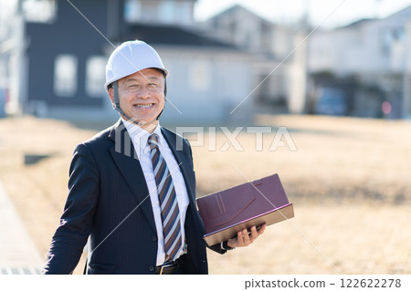 Land and house surveyor/architect 122622278