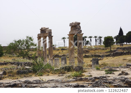 Temple of Apollo in Hierapolis, Pamukkale, Türkiye 122622487