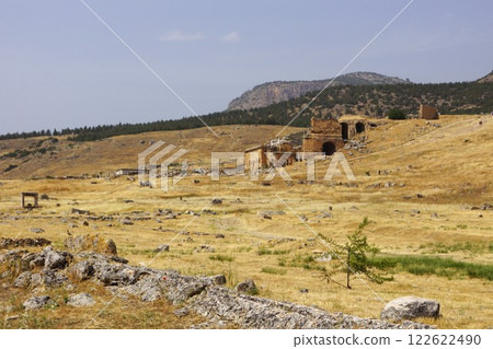 Türkiye, Pamukkale, Hierapolis ruins 122622490