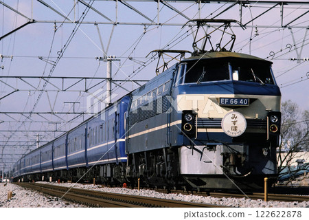 1986年：瑞穗特快列車在茅崎站附近運行 122622878