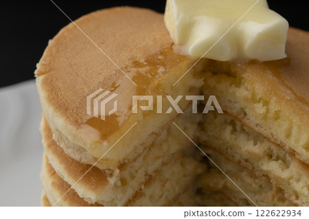 Hotcakes with honey Hotcakes dripping with honey Hotcakes with honey Hotcakes dripping with honey 122622934