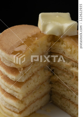 Hotcakes with honey Hotcakes dripping with honey Hotcakes with honey Hotcakes dripping with honey 122622935