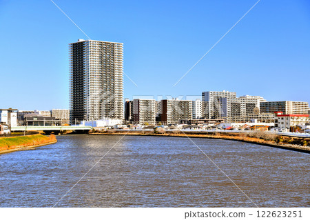 View of City Terrace Kanamachi and Kanamachi Station from Nakagawa Bridge/Nakagawa River (Katsushika Ward, Tokyo) [2025.1] 122623251