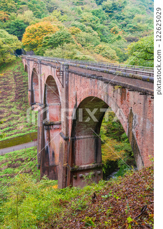 [Gunma Prefecture] Usui Third Bridge and Megane Bridge in Autumn 122625029