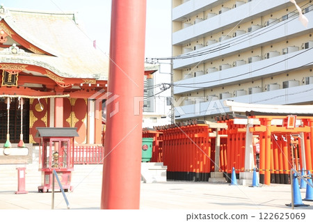 繞著神社走了一圈 122625069