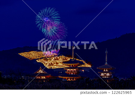 若草山焚燒與煙火(藥師寺五重塔)-9 若草山焚燒與煙火(藥師寺五重塔)-9 122625965
