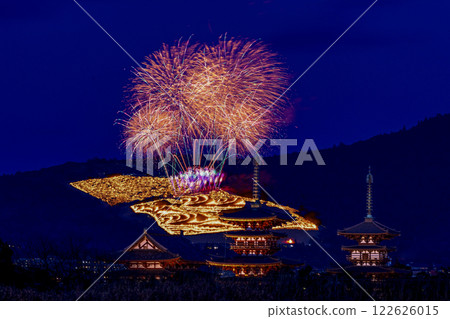 若草山焚燒與煙火(藥師寺五重塔)-17 若草山焚燒與煙火(藥師寺五重塔)-17 122626015