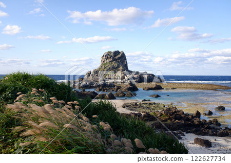 沖繩縣伊平屋島的夜刃岩 沖繩縣伊平屋島的夜刃岩 122627734