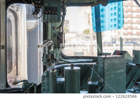 [Kitakyushu Mojiko Kyushu Railway Museum: Electric locomotive driver's seat] 122628566