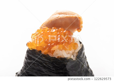 Harako rice ball (salmon, salmon roe) 122629573