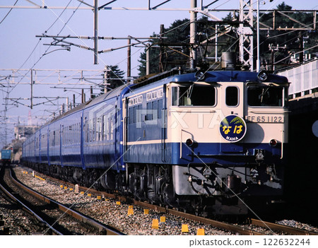 1986: The Naha Express train running near Shioya Station on the Sanyo Main Line 122632244