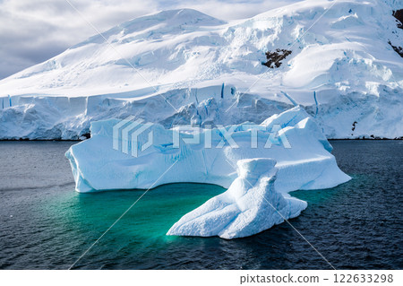 Antarctic landscape near Graham passage 122633298