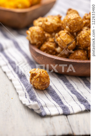 盤子上的爆米花 盤子上的爆米花 122633460