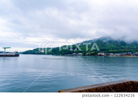[Kagawa] Shodoshima in early summer: The Seto Inland Sea as seen from Tonosho Port 122634216