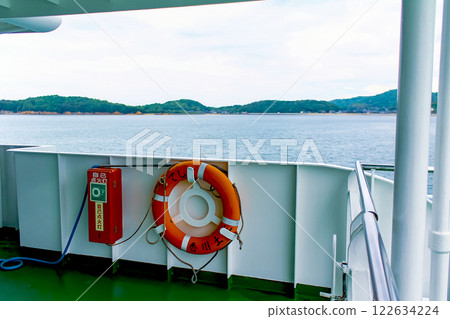 【香川】初夏的瀨戶內～從土莊港開往宇野、豐島的渡輪內部及瀨戶內海 122634224