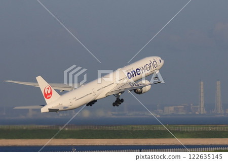 客機起飛、客機上升、羽田機場風景 122635145