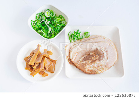 Ramen ingredients 122636875