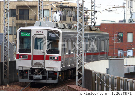 [TS] Tobu Daishi Line 10050 series train (one-man operation: Nishiarai ⇔ Daishimae) 122638971