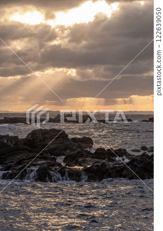 Dawn and crepuscular rays at Jogashimaiso 122639050