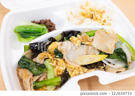 Delicious Chinese food: stir-fried pork and vegetables with egg Delicious Chinese food: stir-fried pork and vegetables with egg 122639733