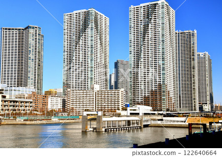 Toyosu Sports Park, Asashio Canal Waterfront Park / View of Asashio Canal and Asashio Kobashi Bridge (Chuo-ku, Tokyo) [2025.1] 122640664