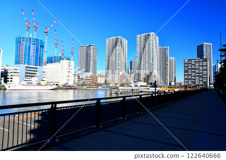 Toyosu Sports Park, Asashio Canal Waterfront Park / View of Asashio Canal and Asashio Kobashi Bridge (Chuo-ku, Tokyo) [2025.1] 122640666