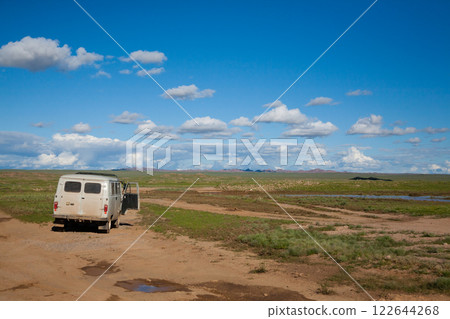 Off-road vehicles in remote region of Mongolia. Gobi desert area 122644268