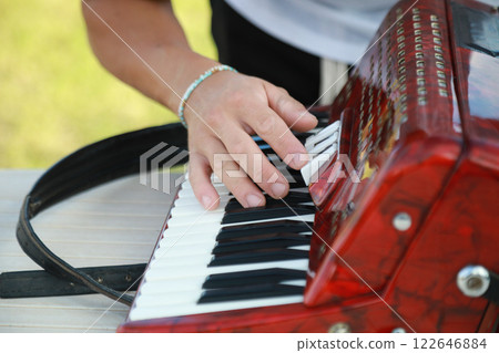 Player Preparing To Play Accordion 122646884