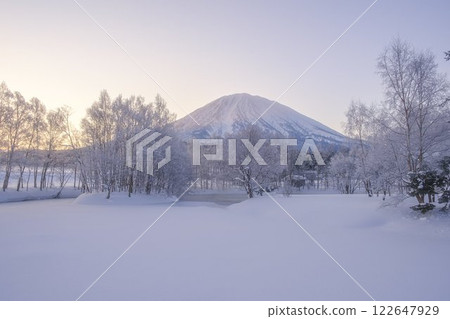 拍攝羊蹄山初春早晨的風景 拍攝羊蹄山初春早晨的風景 122647929