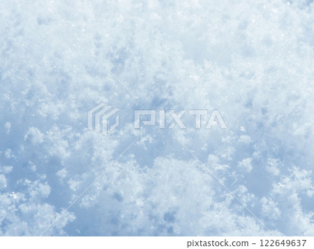 Freshly fallen snow 29 122649637