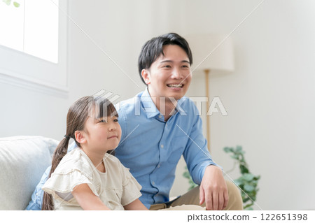 爸爸和他 9 歲的女兒 122651398