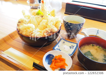 Nagasaki Hirado Luxurious Tendon Set 122652386