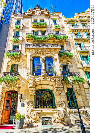 Casa Bonaventura Ferrer in city Barcelona. 122657092