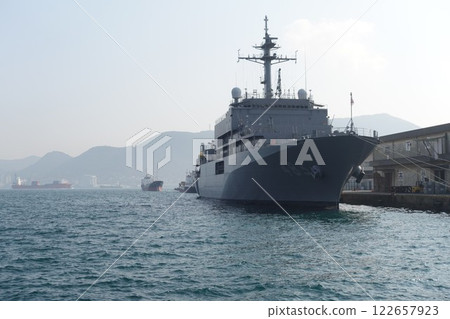 防衛省護衛艦布雷艦「室戶號」停靠下關港 防衛省護衛艦布雷艦「室戶號」停靠下關港 122657923
