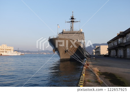 防衛省護衛艦布雷艦「室戶號」停靠下關港 防衛省護衛艦布雷艦「室戶號」停靠下關港 122657925