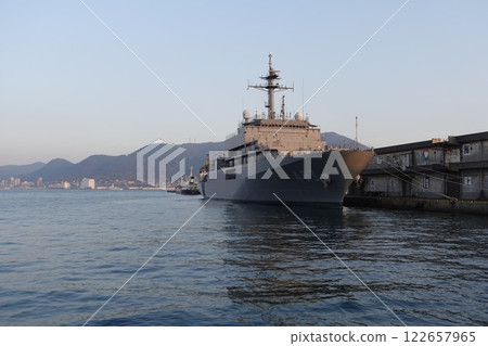 防衛省護衛艦布雷艦「室戶號」停靠下關港 防衛省護衛艦布雷艦「室戶號」停靠下關港 122657965