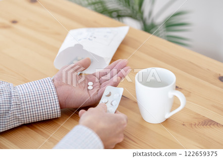 The action of taking medicine, Taking medicine, Taking medicine 122659375