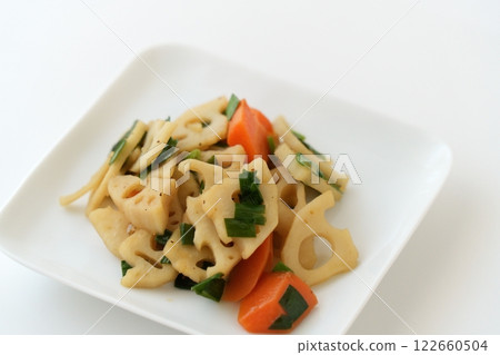 Crispy and fragrant three-color stir-fried vegetables – lotus root, chives, and carrots [3:2] 122660504