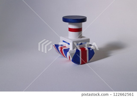 The steamer Britannia in the colors of the British flag 122662561
