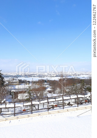 <Hokkaido> Winter scenery of Asahikawa city as seen from Asahiyama Zoo 122662767