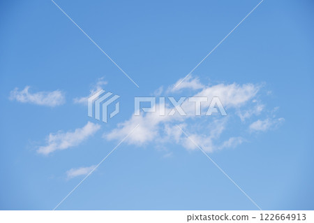 Spring sky, blue sky, sunny sky, sky material [Fujisawa City, Kanagawa Prefecture] 122664913