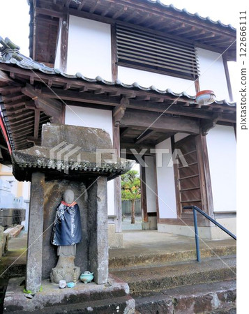 Myoenji Temple, a Buddhist temple in Uki City (Kumamoto Prefecture) 122666111