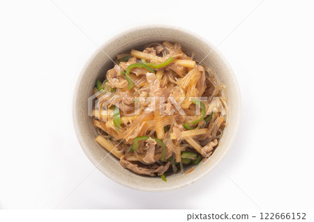 Stir-fried glass noodles (Japanese black beef, green peppers, bamboo shoots) Stir-fried glass noodles (Japanese black beef, green peppers, bamboo shoots) 122666152