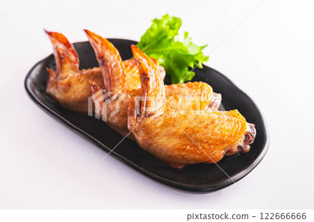 Salt-grilled chicken wings Salt-grilled chicken wings 122666666