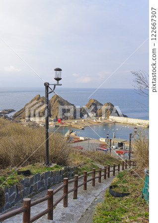 從青森縣國家階梯眺望帶島 從青森縣國家階梯眺望帶島 122667307