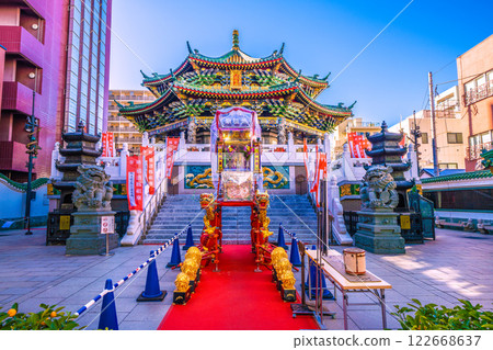 日本橫濱城市景觀。俯瞰橫濱中華街和橫濱媽祖廟。邁向新時代 = 2025 年 2 月 6 日 日本橫濱城市景觀。俯瞰橫濱中華街和橫濱媽祖廟。邁向新時代 = 2025 年 2 月 6 日 122668637