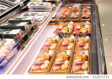 超市現成的壽司（已獲得財產釋放） 122671715